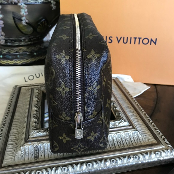 Gorgeous Louis Vuitton Unisex Trousse 28 Toiletries Bag Cosmetic Case - Picture 8 of 15